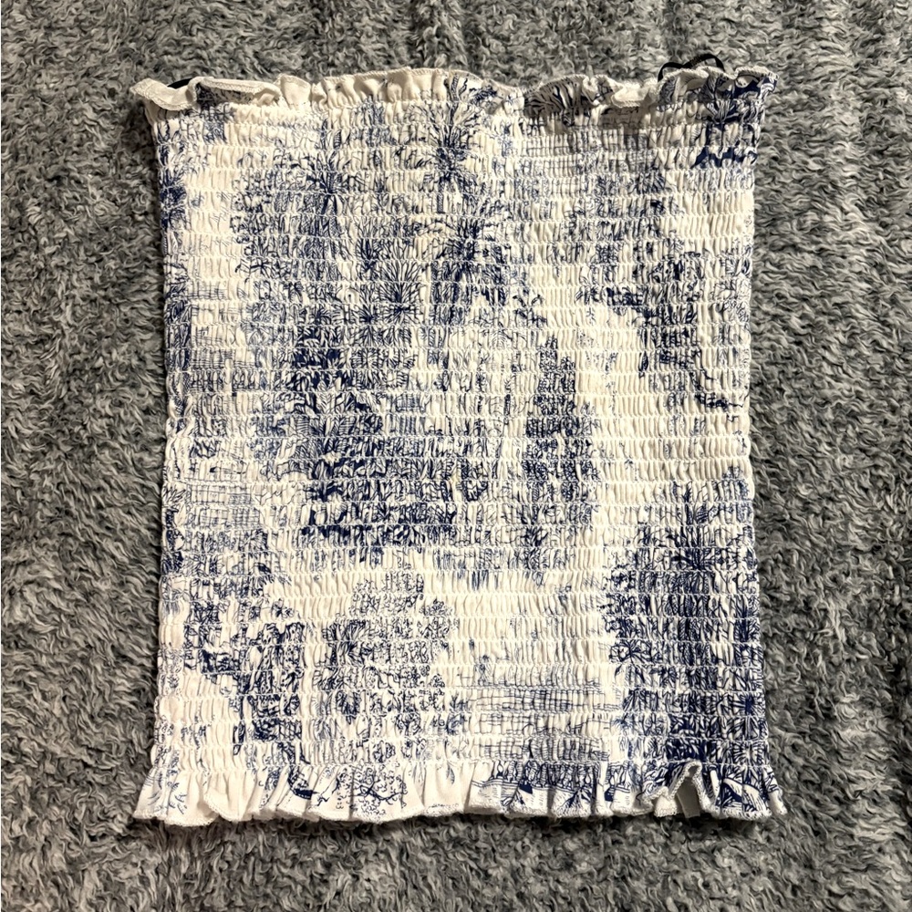 H&M - patterned tube top
Never worn, size XS